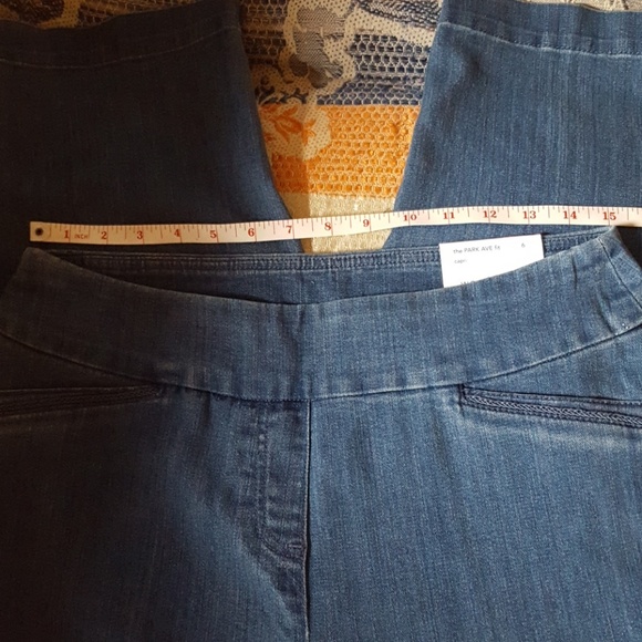 NWT Stretch Capri - Picture 3 of 3